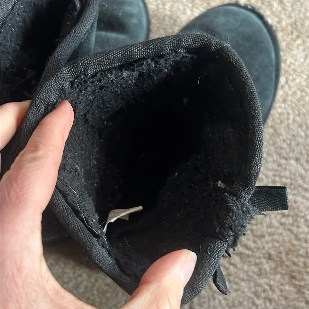 Ugg Shoes Girls 3 Black Suede Shearling Koolaburra Victoria Short
